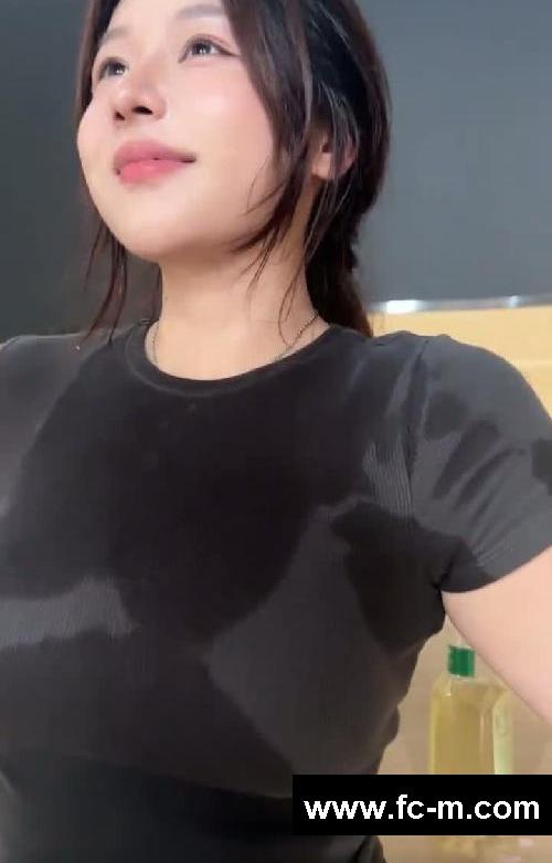 夏天无疑属于运动、汗水。
