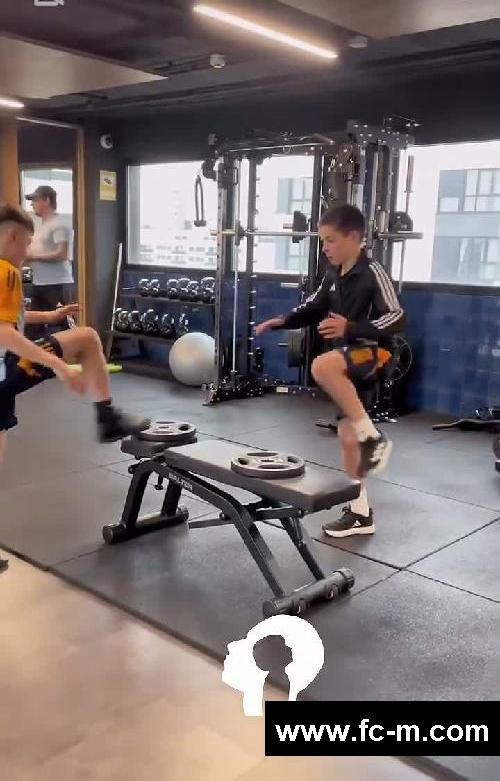 国外小朋友的足球⚽️训练到底有多强?