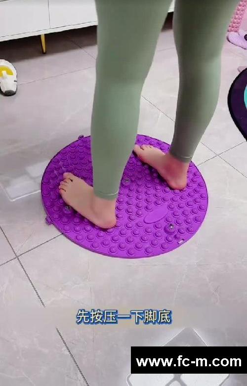 雌鹰般的女人发出了杀猪般的尖叫